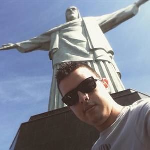 Meet your Posher, Alexis